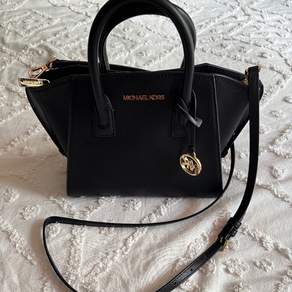 Michael Kors Purse - Picture 1 of 1